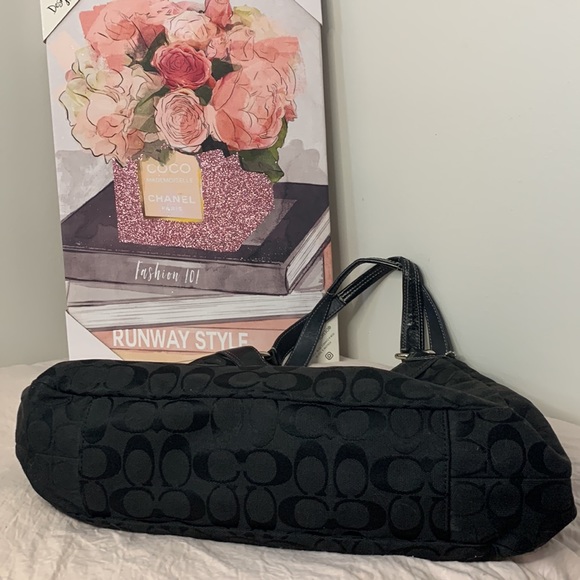 EUC Coach Hobo Shoulder Bag - Picture 11 of 16